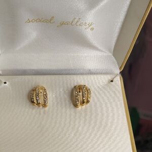 Gold Earrings with Crystals
